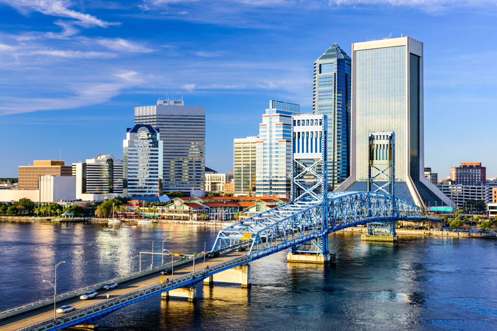 Jacksonville, Floryda, USA centrum panoramę miasta na rzece St. Johns.