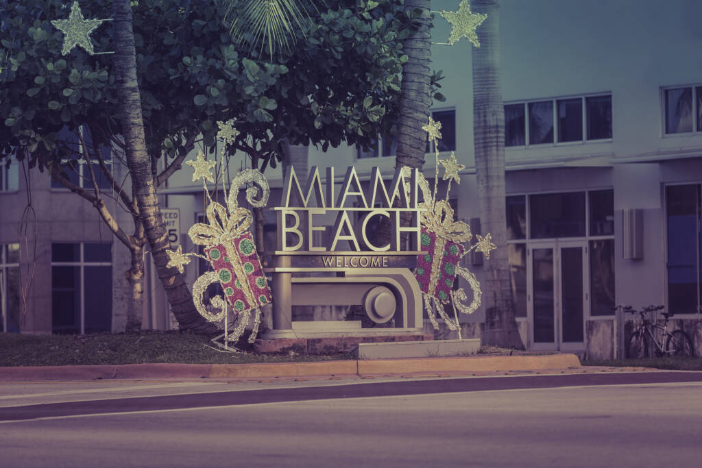 Dekoracja świąteczna Miami Beach, Floryda. licencja: Shutterstock/By marchello74