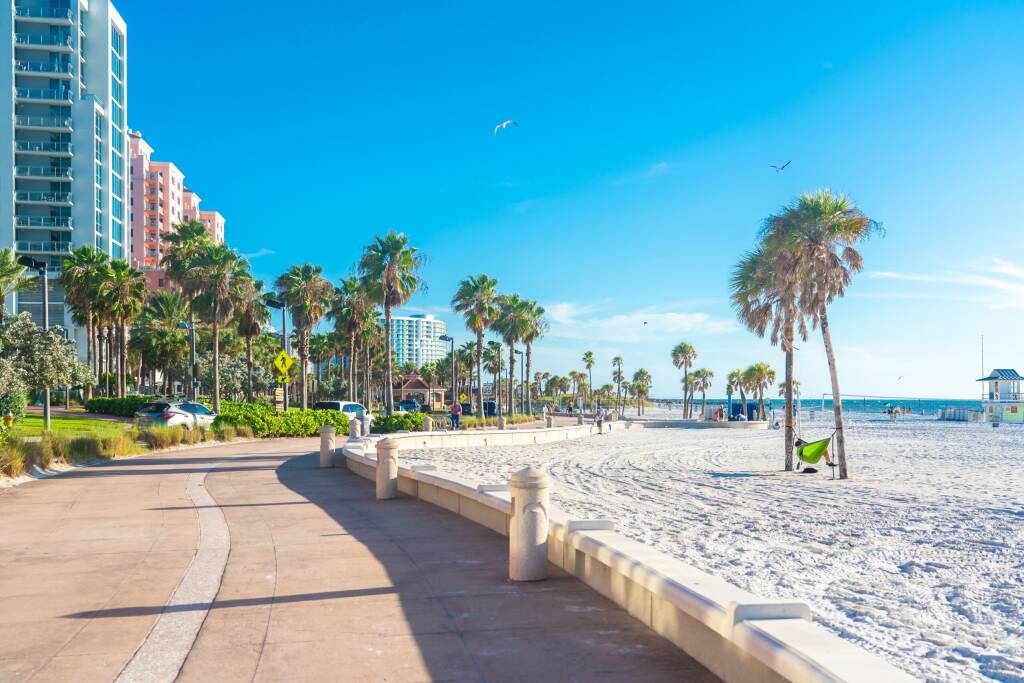 Plaża Clearwater z pięknym białym piaskiem na Florydzie w USA, licencja: shutterstock/By mariakray