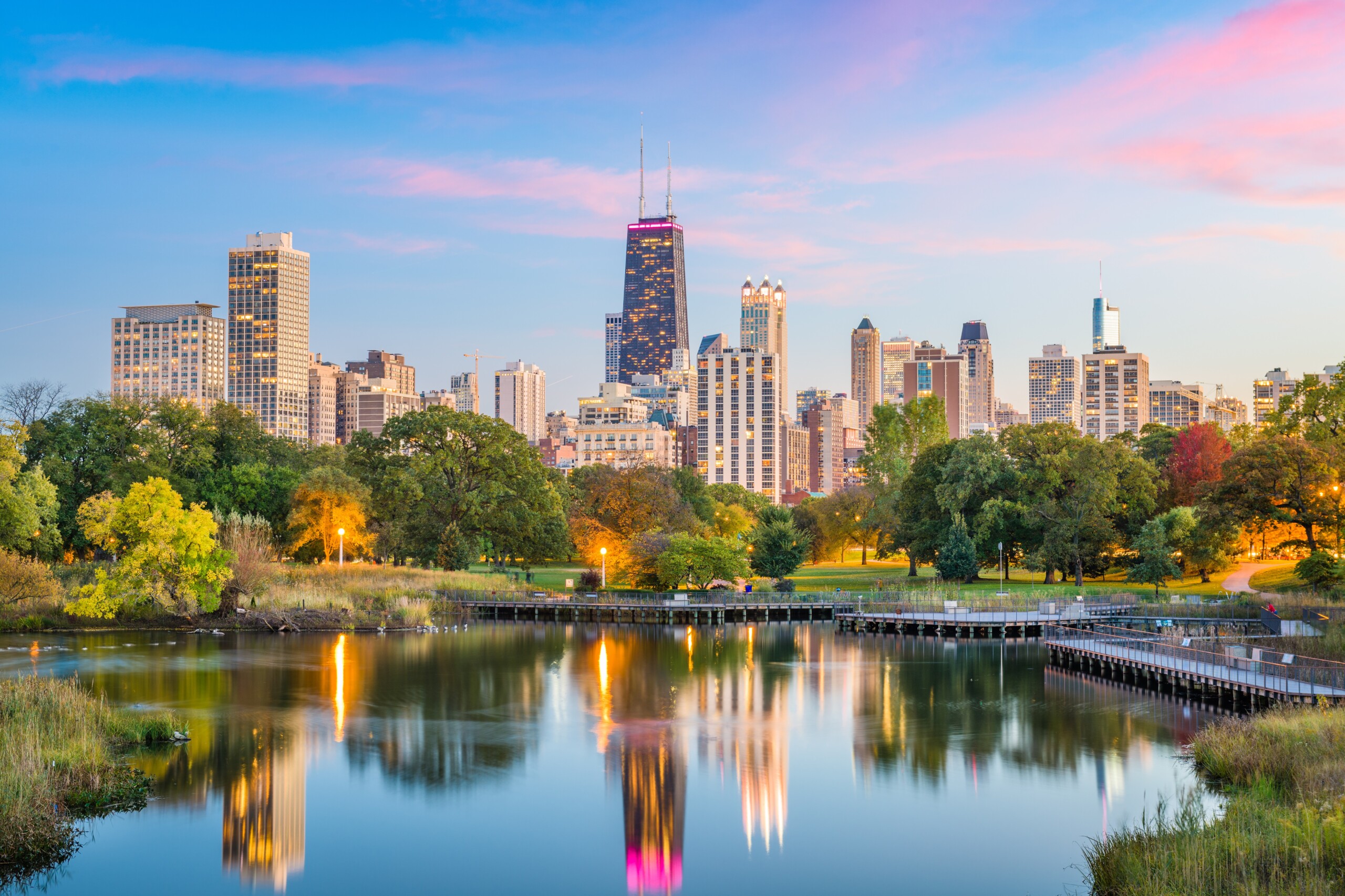 Chicago, Illinois, panorama miasta z Lincoln Park o zmierzchu.